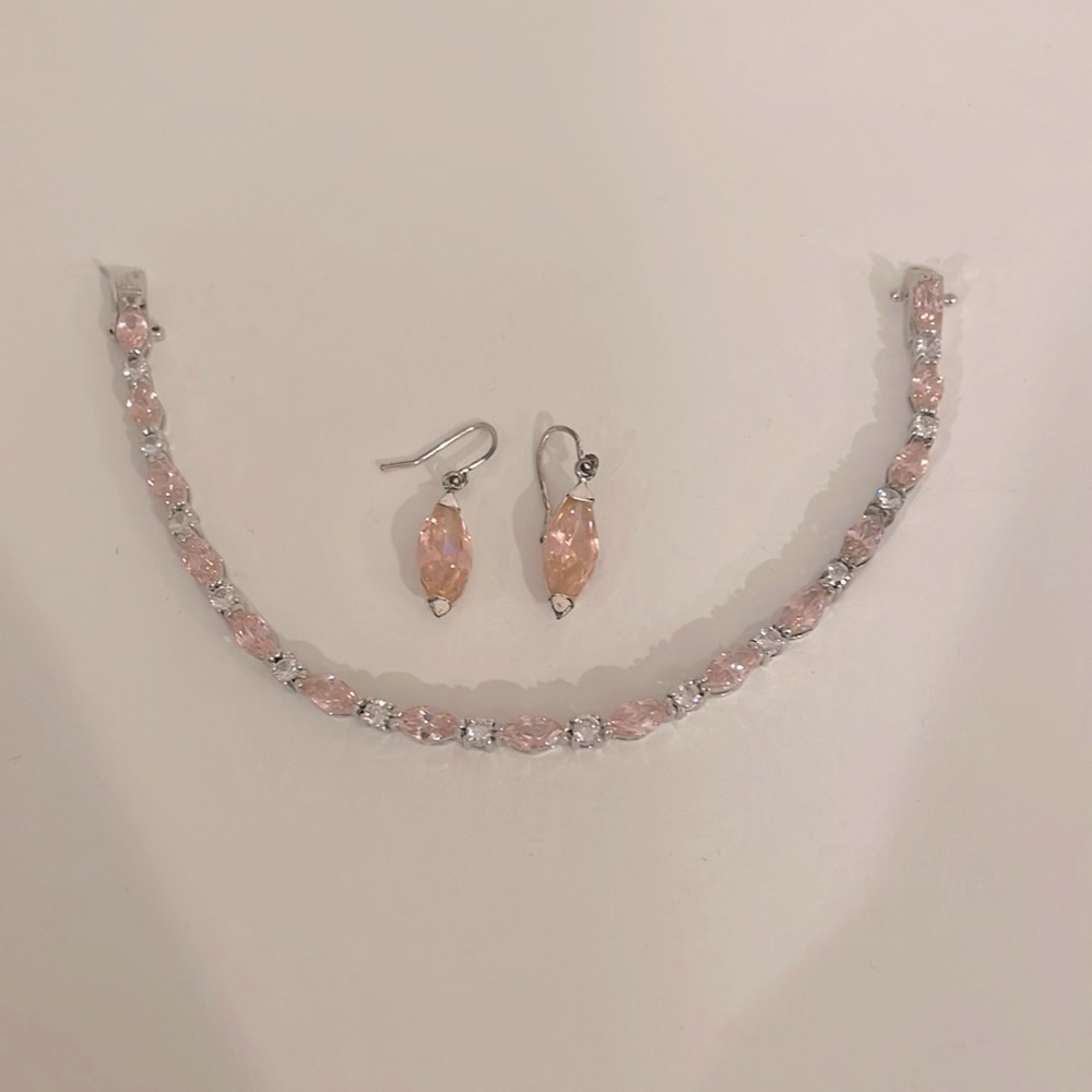 Pink sapphire set of earrings and bracelet!